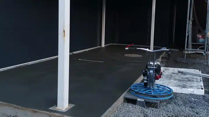 Nytt gulv ferdigstøpt